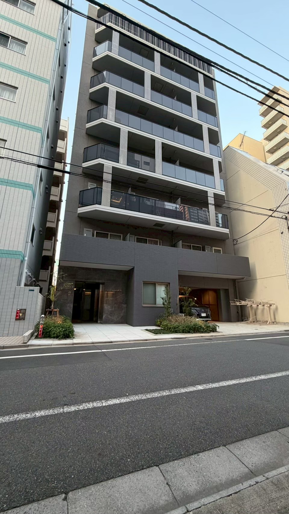 台東区内　集合住宅新築工事　共有部タイル施工